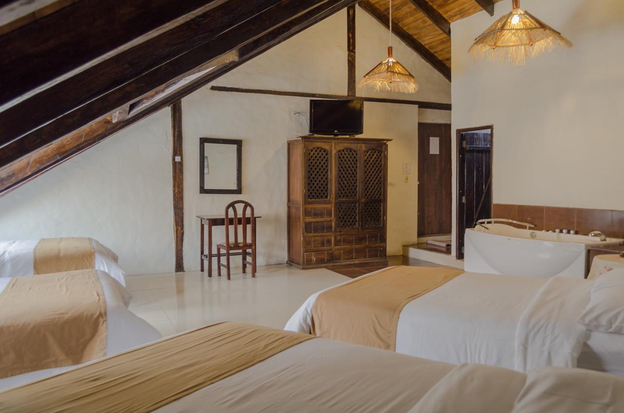 Hotel Bambu Riobamba Eksteriør bilde